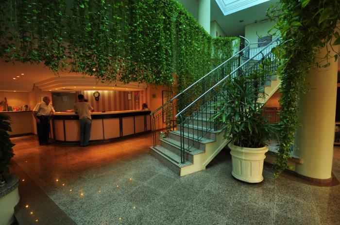 escada hotel