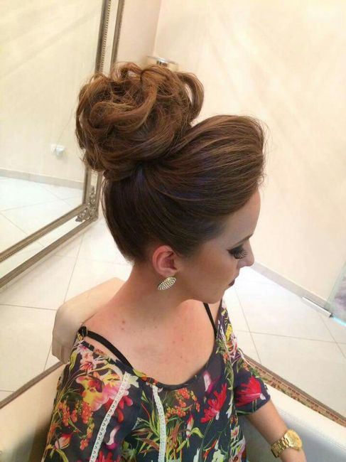Qual o melhor modelo de penteado para usar com véu longo? - 1
