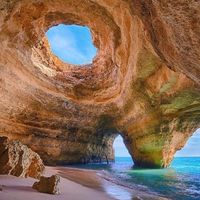 Que lugar lindo.Já estou querendo hahaha.Opção 1