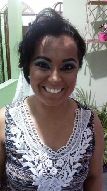 NOIVA MAQUIADA E PENTEADA!
