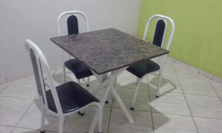 Presente da vó do meu marido (uma cadeira ta de suporte pro ventilador rsrs)