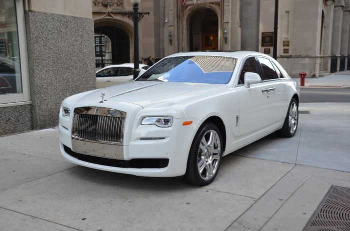 Esse é o Rolls Royce Ghost! *-* 