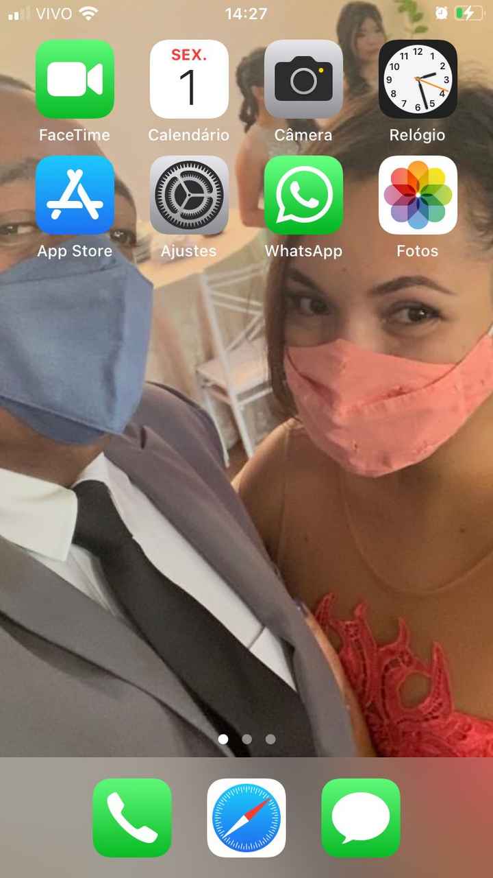 📸 Poste um print de tela do seu celular que tenha como fundo uma foto sua e do seu amor - 1