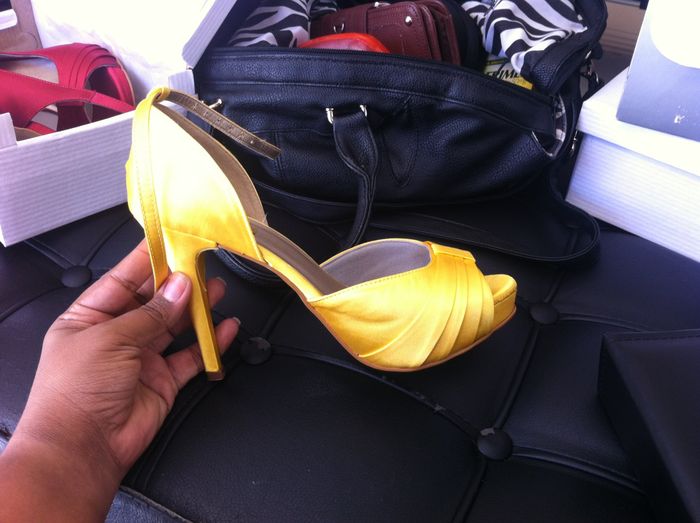 sapato amarelo