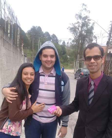 felizes e gratos a Deus 