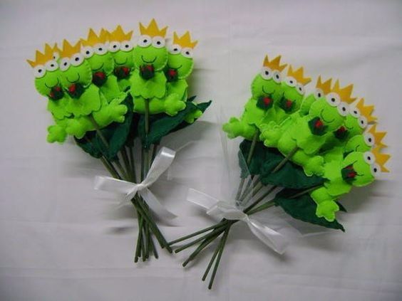 Mini buques de sapinhos