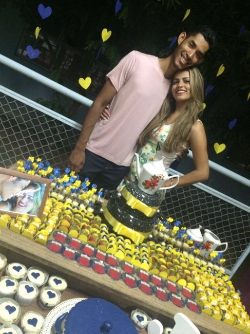 chá de panela azul e amarelo