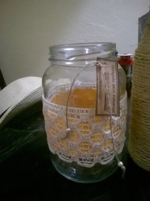 Garrafinha e pote de doce