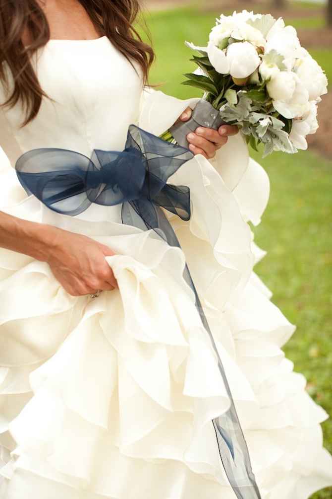 [Tradições]: Something old, something new, something borrowed, something blue. - 9