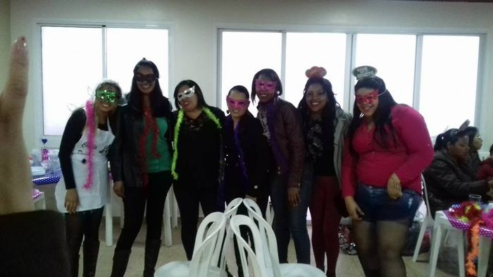 Teve dança das cadeiras com mascara..