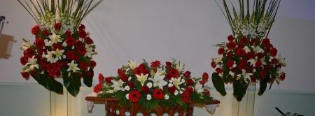 pulpito flores vermelhas