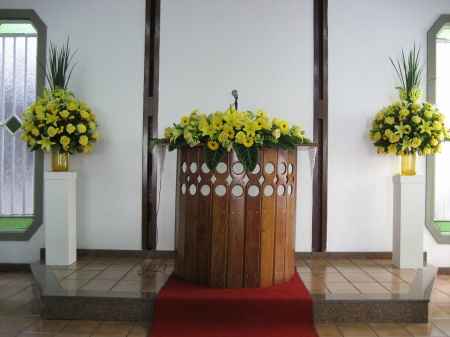 pulpito flores amarelas
