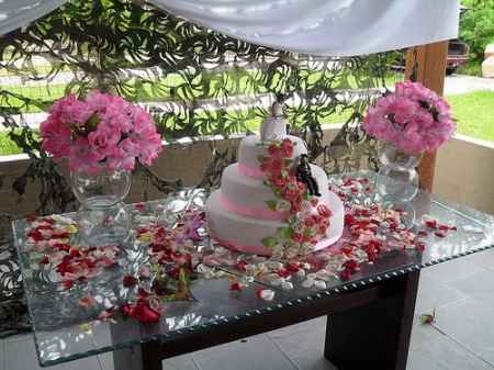 Mesa bolo rosa e branco