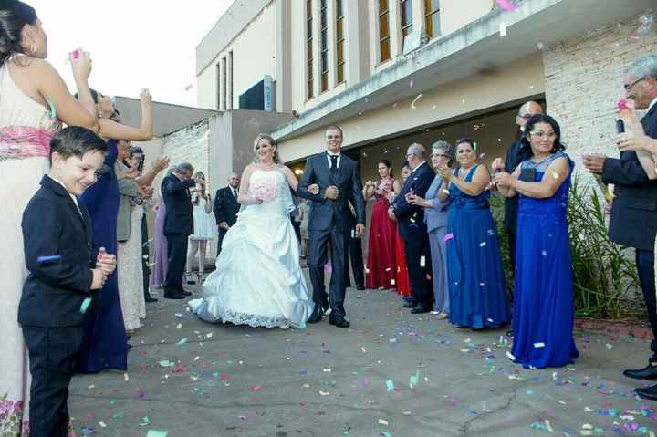 Tradições de casamento e seus significados -  7º chuva de arroz - 1
