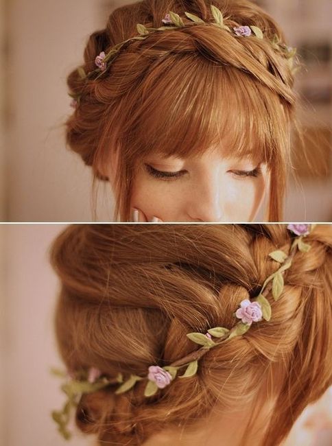 Flores no cabelo lembrar as princesas em seus bosques encantados