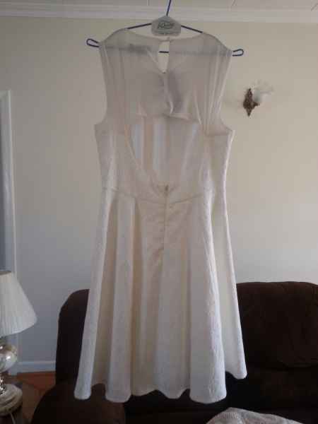 Vestido no Cabide (dimension)