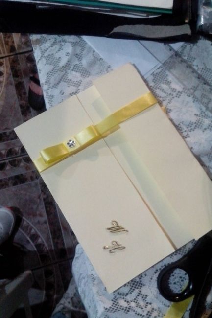 eae noivinhas?que tal fazer o próprio convite???