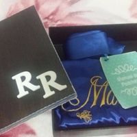 dentro coloquei o Rob bordado madrinha e a gravata e 4 bombons