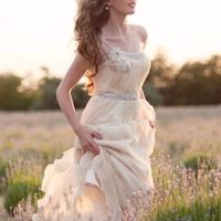 Cerimonia ao ar livre pede, vestido de noiva confortavel, para aproveitar o maximo da festa !