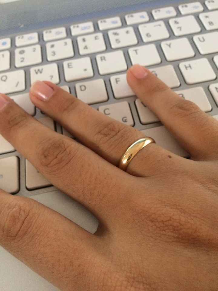 Minha aliança de noivado.