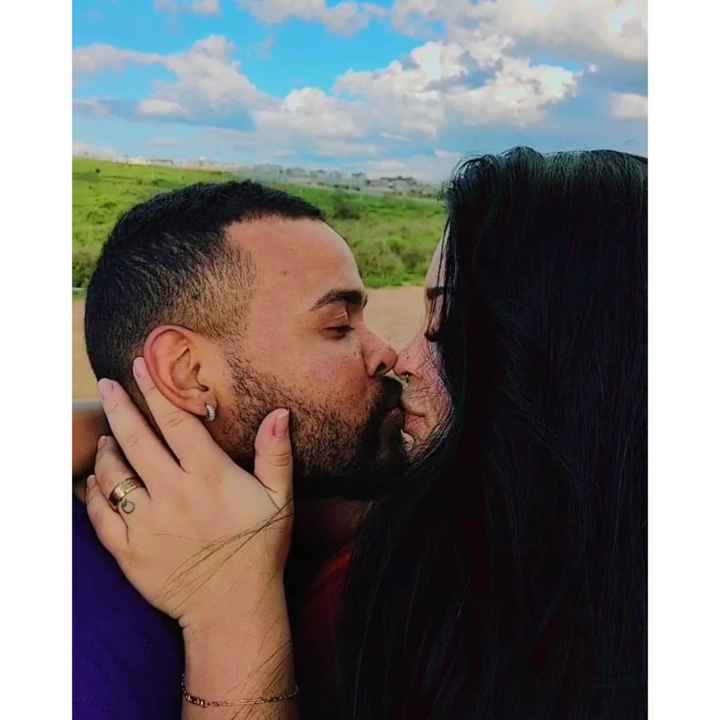 Algumas noivas preferem não fazer a troca do Sobrenome, outras vêem a troca como parte do ritual... 
