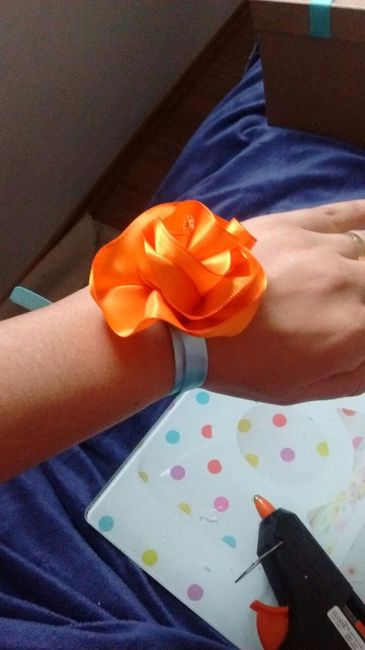 e para as madrinhas, corsage.