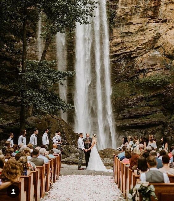 Casamento na cachoeira 🤔🤔 2