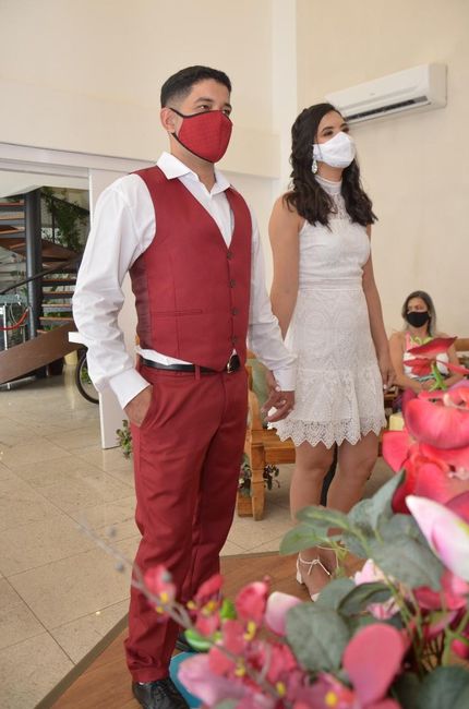 Preciso  muito  de uma  dica/conselho. Gente  estou desesperada... vou casar só no civil, qual vesti
