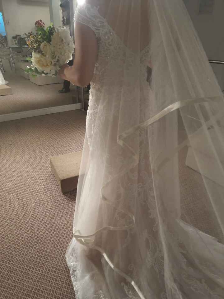Qual devo escolher!!! Manga longa ou princesa. Nude ou branco?? Sou loira. Não me sinto bem em vesti