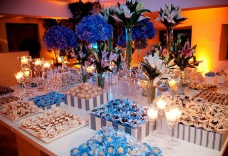 Decoração da mesa de doces.