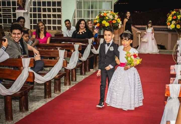 O vestido é bonito, mas não foi o que escolhi. rs