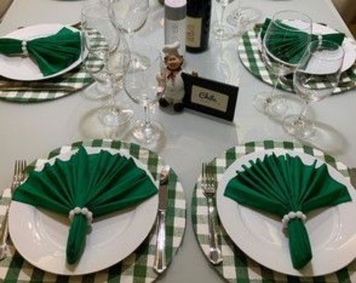 Soulplast organizando a mesa dos convidados 2