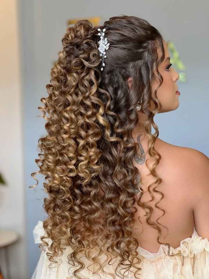 Penteado de noiva - cacheada - 2