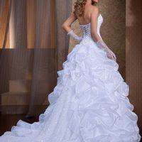 Qual vestidos vocês acham mais bonito? - 4