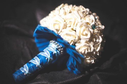 Buquê de flores, pérolas e croches