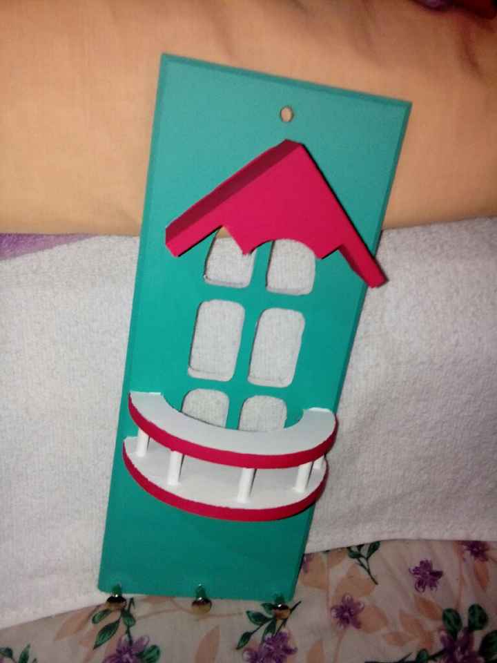 Sobre a casa, detalhes pintados por nós 😍 - 2