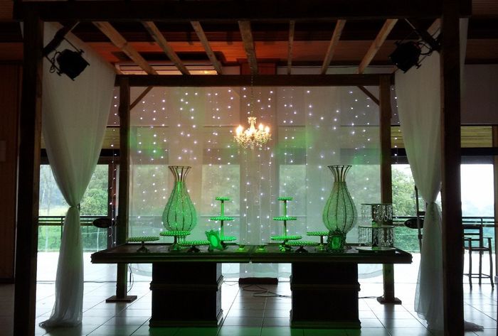 Minha mesa de bolo sendo montada