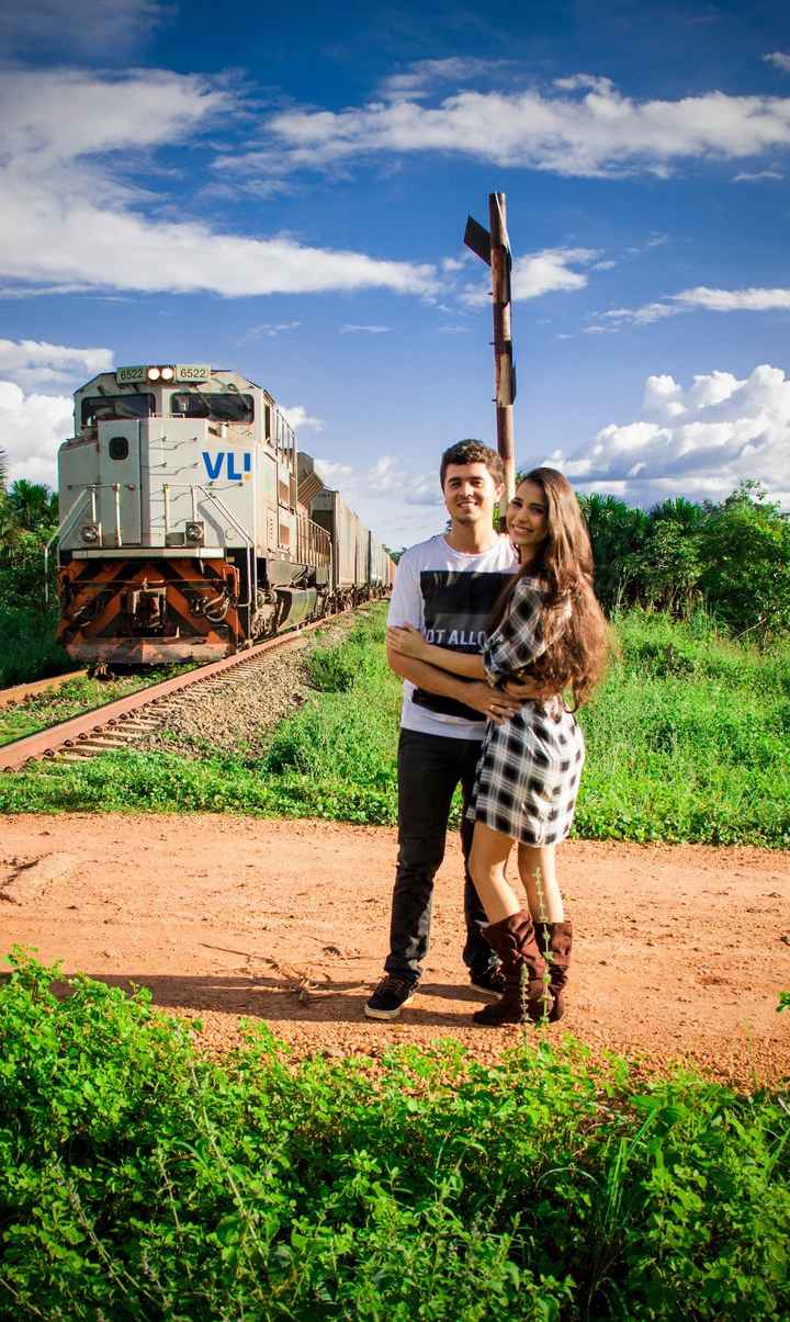 Tivemos a sorte de conseguir uma foto com o trem passando ao vivo kk