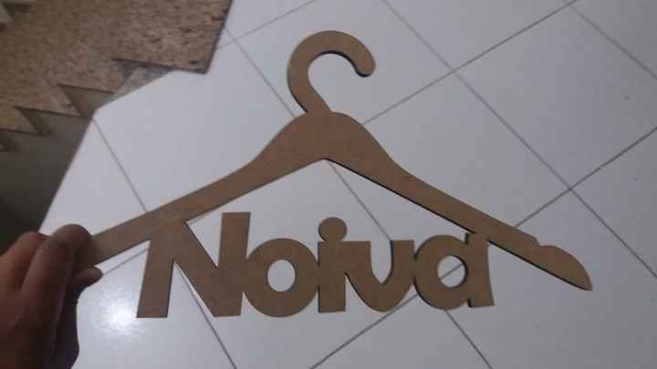 Cabide em Mdf cru. Custou R$ 12,00