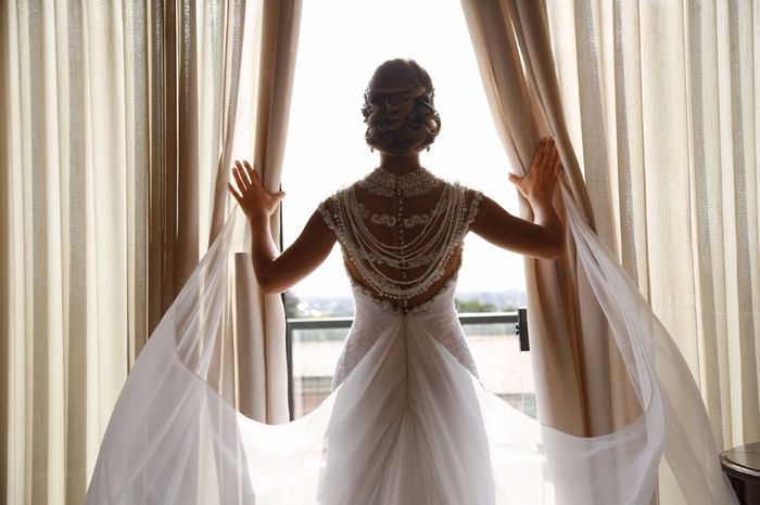 As costas desse vestido deu o que falar!