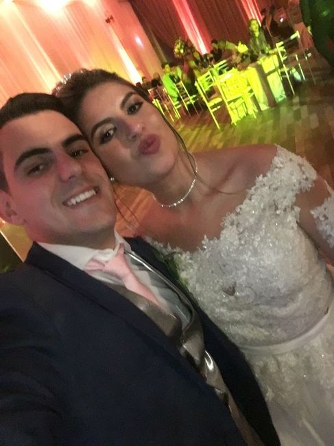 Primeira selfie de casadinhos (antes de começar a beber kkkk)
