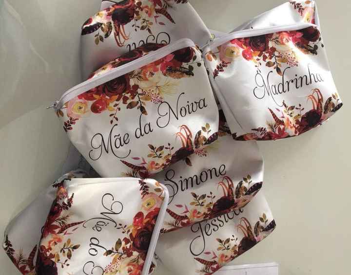Necessaires (compramos pras nossas mães tb)