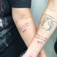 Esse tipo de tatuagem “cara-metade” é a nossa cara 👇 - 1