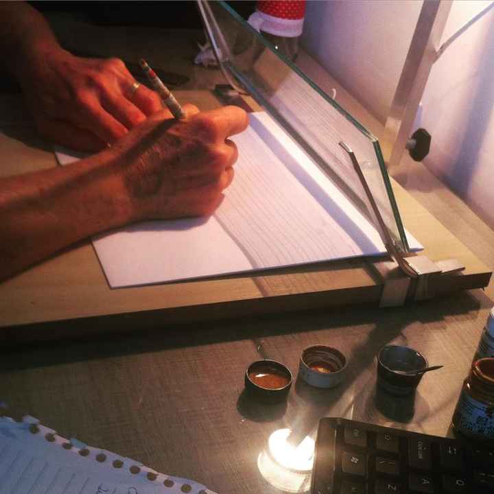genteee achei o máximo a escrita da caligrafa, ela faz caligrafia artistica