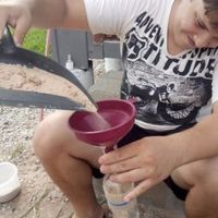 ENCHENDO AS GARRASFAS