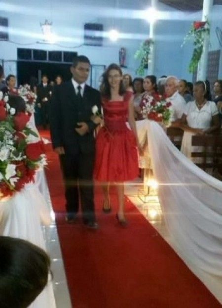 Casamento tido vermelho!? - 1