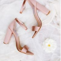 🌸 Outubro Rosa: Sapato da noiva com detalhes em rosa! - 1