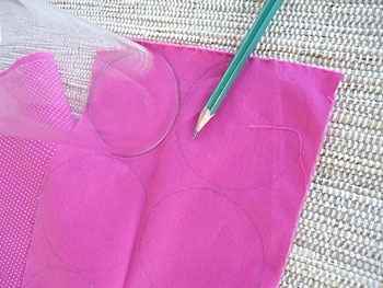 Botão de rosa de tecido - passo 1