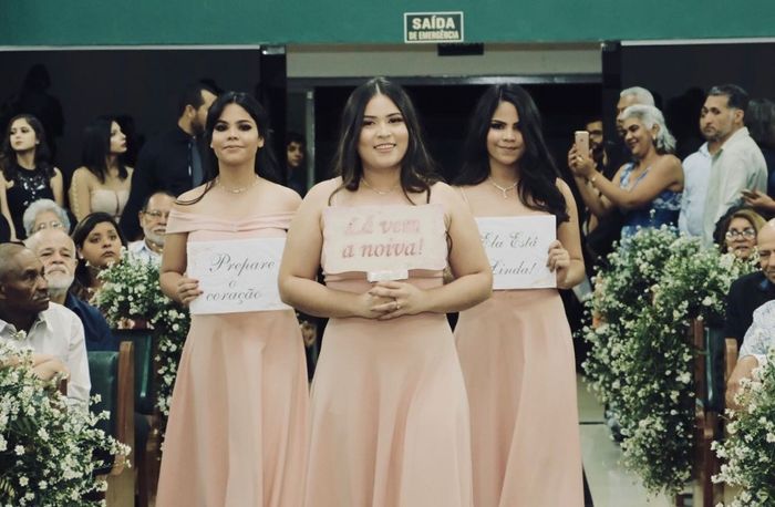 Minhas irmãs anunciaram minha chegada!