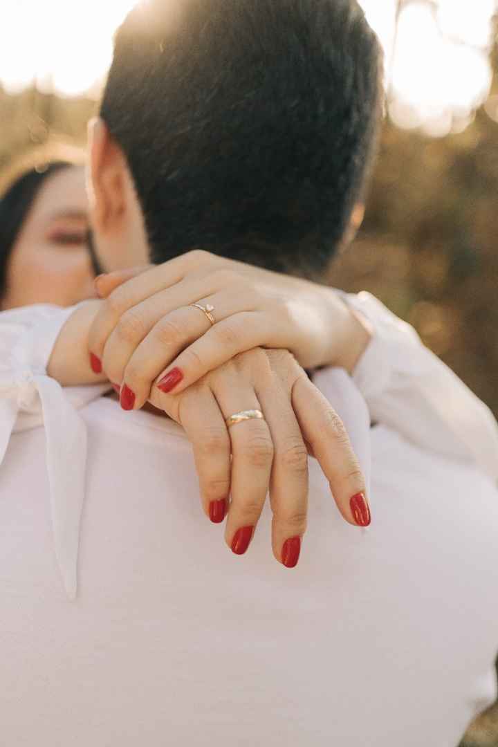 📸 Poste uma foto exibindo o seu anel de noivado ou aliança de casamento - 1
